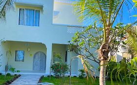 White Villa - Paparemo Beach