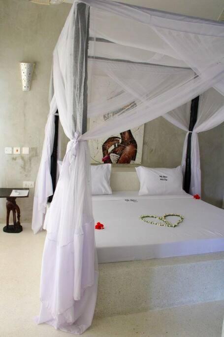 White Villa - Paparemo Beach Watamu Exterior foto